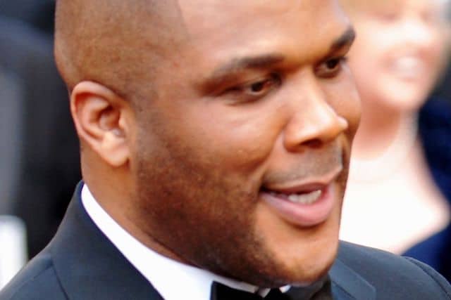 10 More Shockingly Rich Celebrities - Toptenz.net